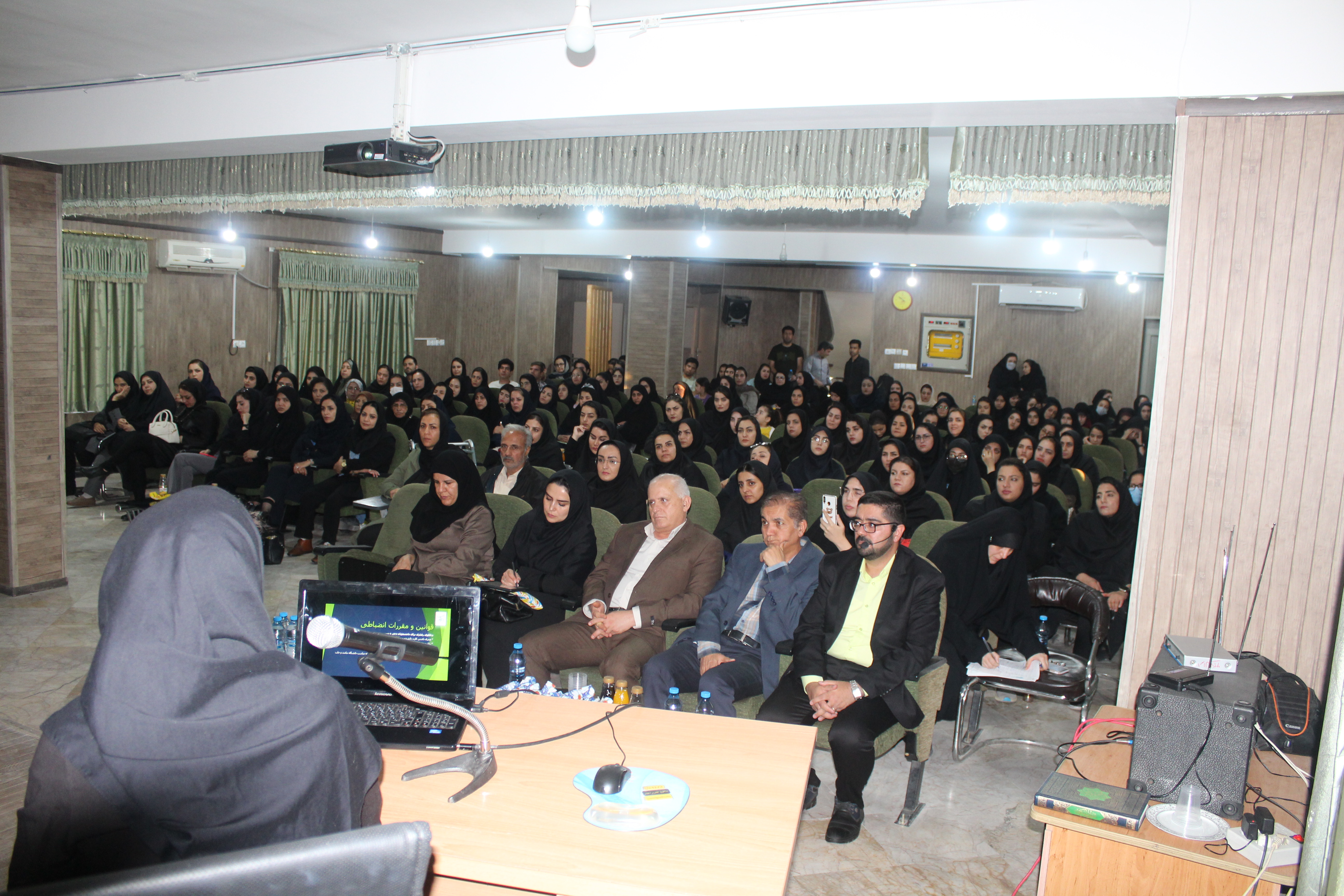 برگزاری جلسه توجیهی دانشجویان ورودی جدید دانشگاه شکوه مهر