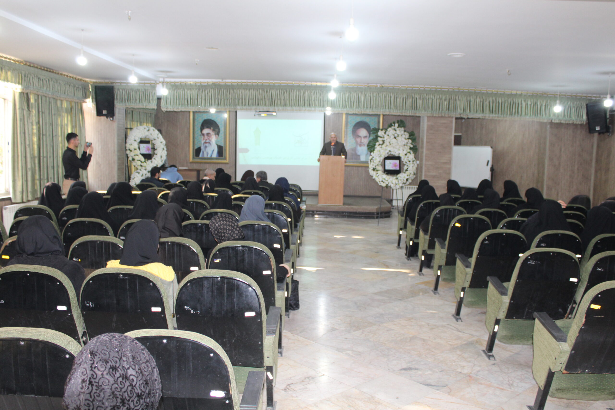 جلسه توجیهی دانشجویان جدیدالورود مهر۱۴۰۴